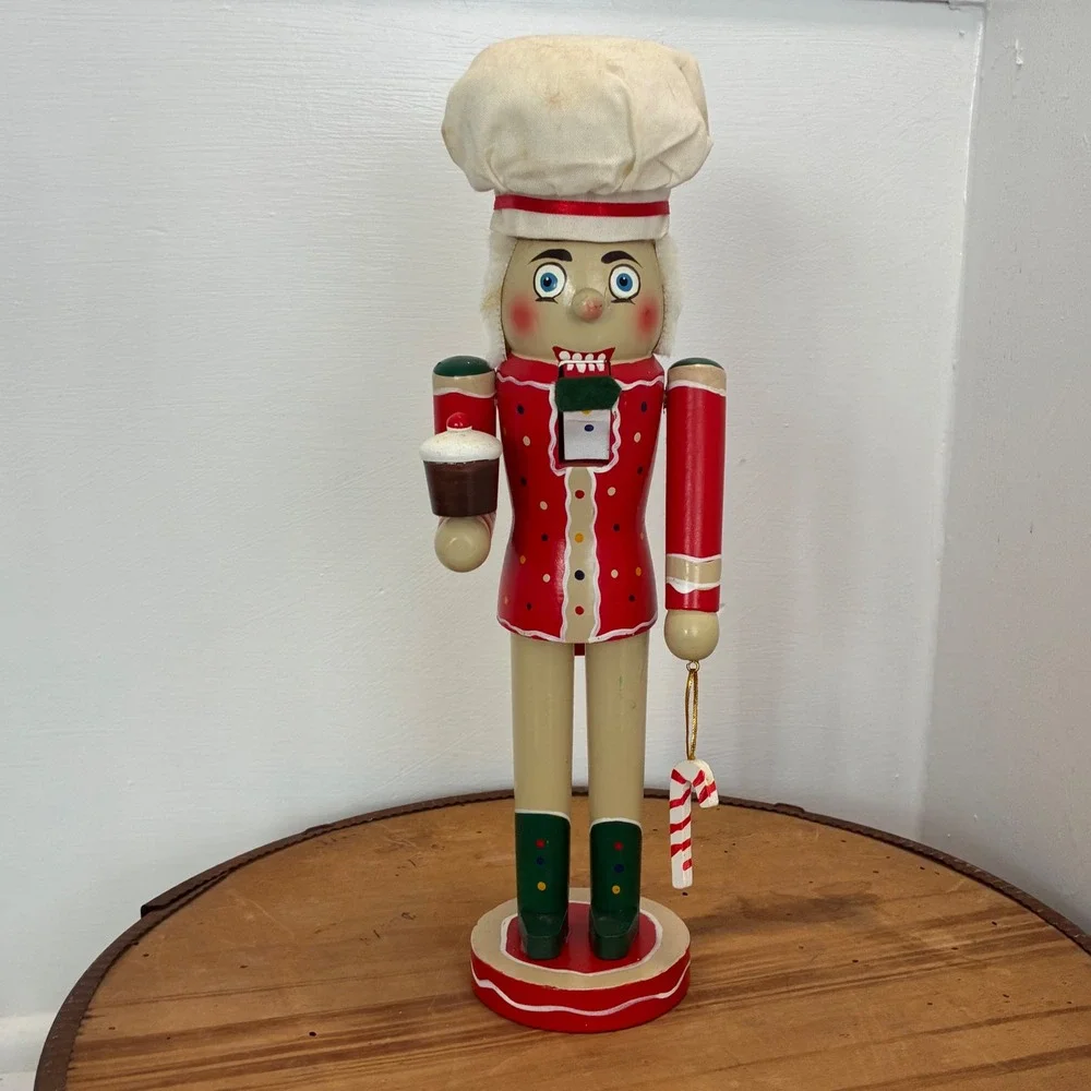 Vintage Wooden Nutcracker Baker Chef with Cupcake‎ and Candy Cane Figurine 11